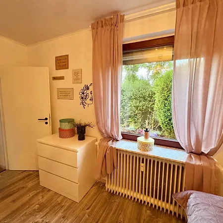Ferienapartment Seelenglueck Mit Eingezaeuntem Garten Lägenhet *